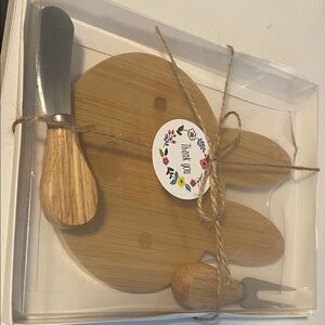 NWT wood Bunny Cheese Board Set